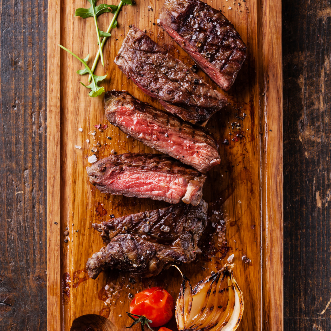 CARNE CON QUESO ROQUEFORT Y MIEL DE VARADUZ